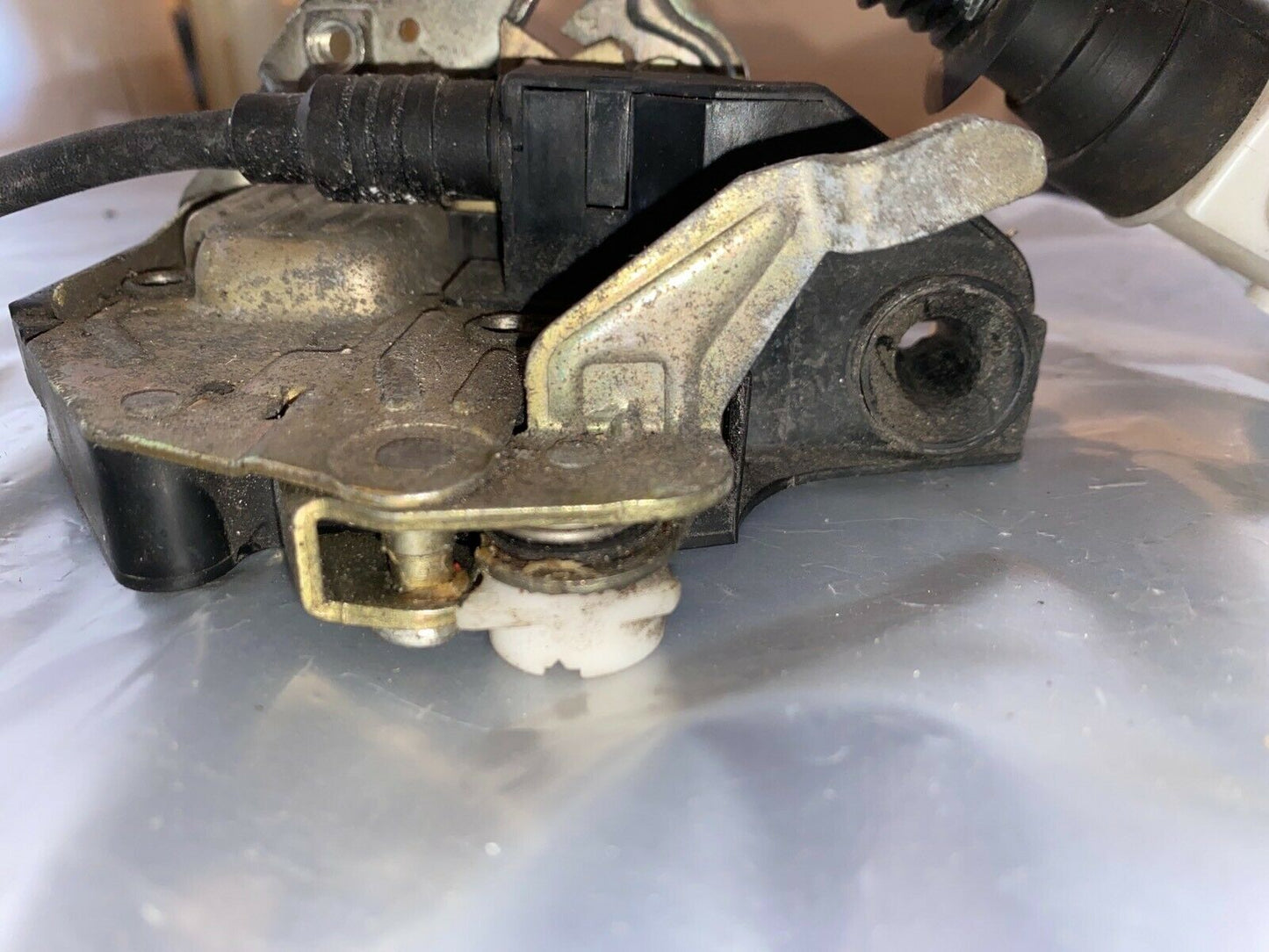 Mercedes W124 Türschlossriegel hinten links mit Stellmotor
