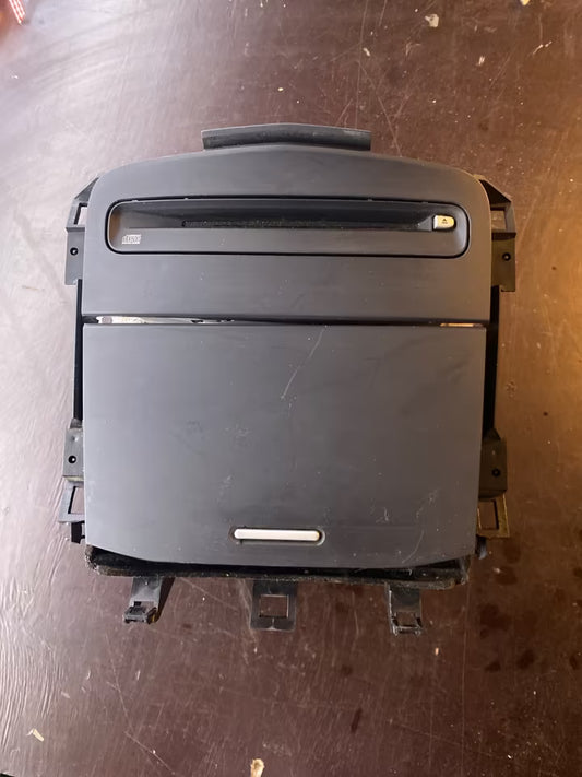 Nissan Primera P12 CDPlayer Konsole