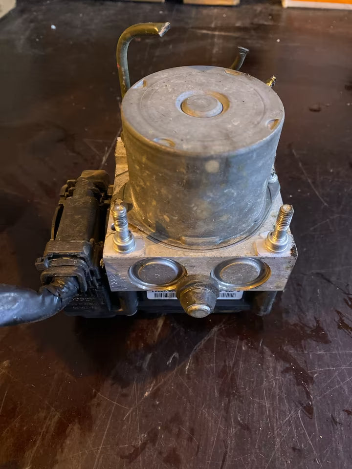 Nissan Primera Abs-Pumpe 47660AV712 0265800334 0265231317