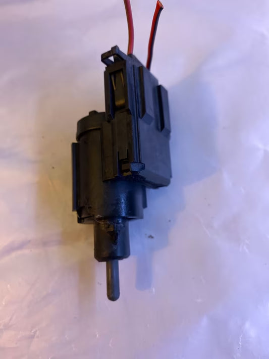 VW Bora Bremslichtschalter 1J0945511B