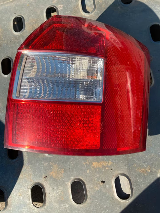 Audi A4 B6 Avant Bj.04 Rücklicht Rechts 8E994509611S