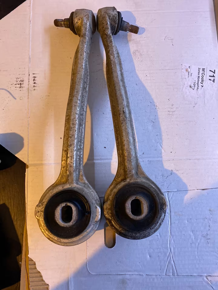 Mercedes W203 2x Querlenker Achsschenkel 2033331014