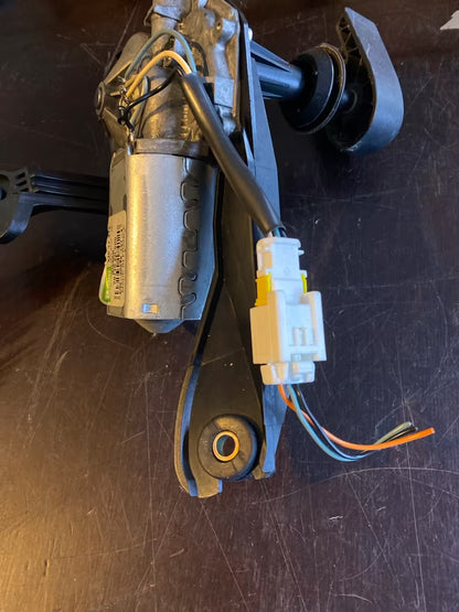 Nissan Primera Heckwischmotor 53017412