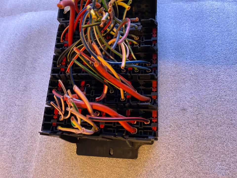 Mercedes Benz C 200 W202 Sicherungskasten Sicherung A2085450040