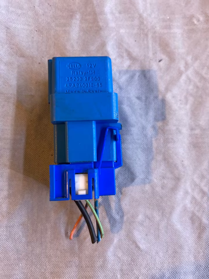 Nissan Micra K11 BJ.99 Relais 1M 252309F900 4RA94001065