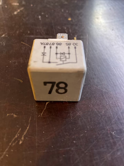 Relai nr. 78 Kraftstoffpumpe 191927843