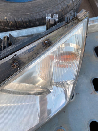 Ford Mondeo 3 Kombi Scheinwerfer links  1S7113006AL
