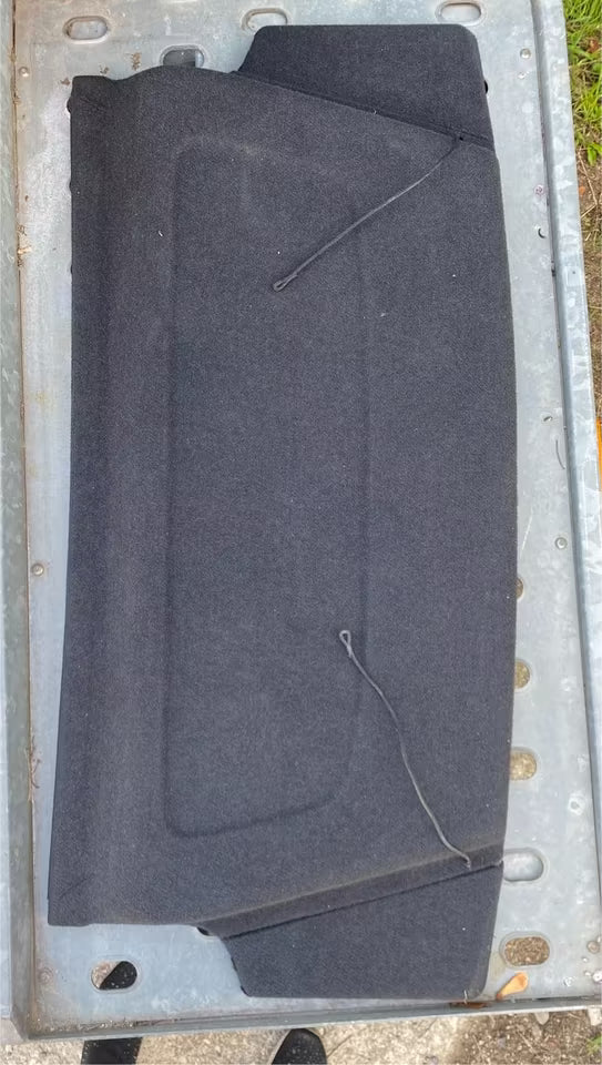 Nissan Sunny N14 (3-Türer, 1.4 LX) Hutablage