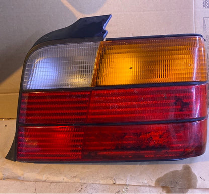 BMW E36 rechte Rückleuchte 1387046NSL