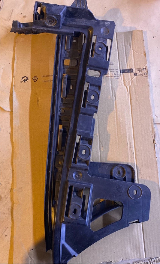 VW Passat 3C Variant Halter Stoßstange 3C9807393 3C9807394
