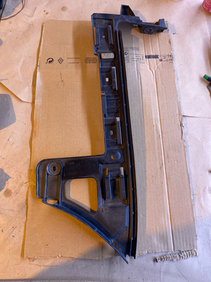 VW Passat 3C Variant Halter Stoßstange 3C9807393 3C9807394