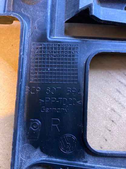 VW Passat 3C Variant Halter Stoßstange 3C9807393 3C9807394