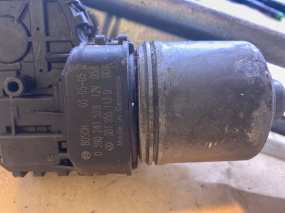 VW Passat 3BG Scheinenwischergestänge mit motor 8B1955113