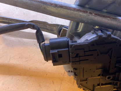VW Passat 3BG Scheinenwischergestänge mit motor 8B1955113