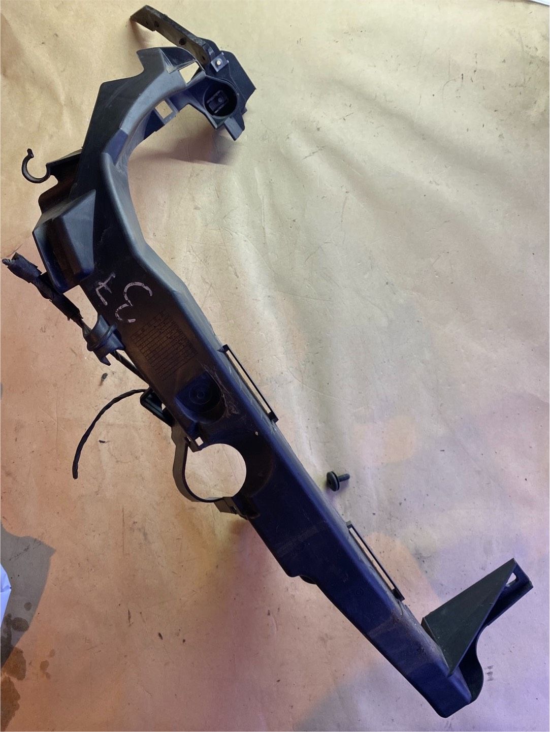 BMW E91 Scheinwerferhalter rechts 7116708