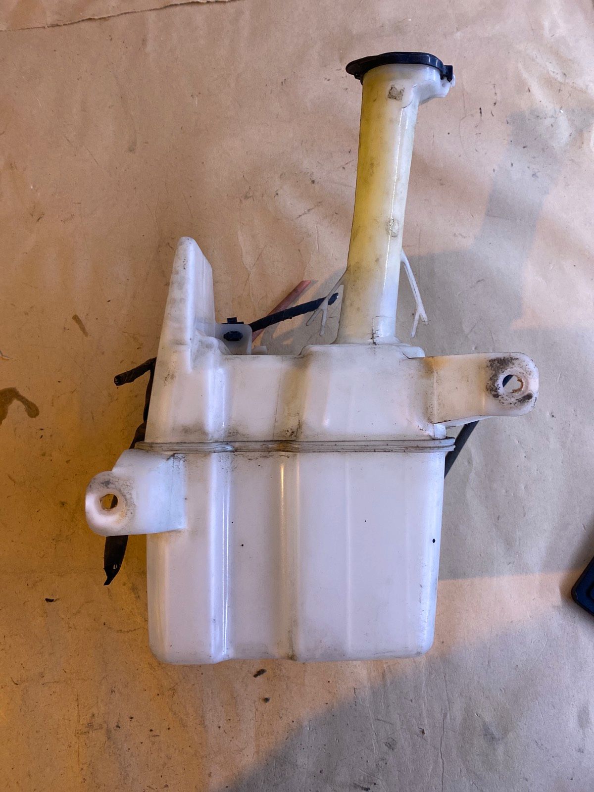 Toyota Corolla Wischwasserbehälter inkl Pumpe