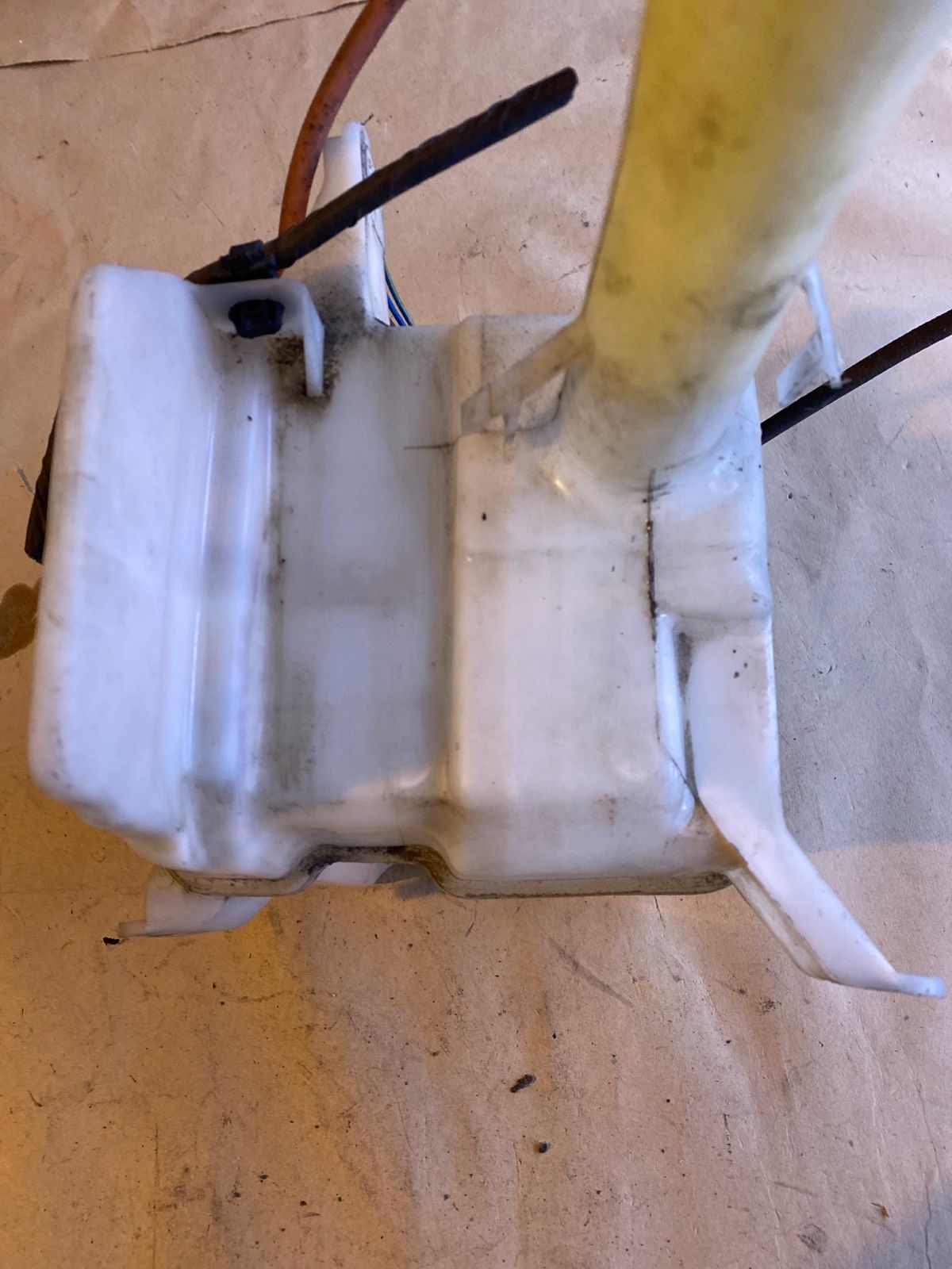 Toyota Corolla Wischwasserbehälter inkl Pumpe