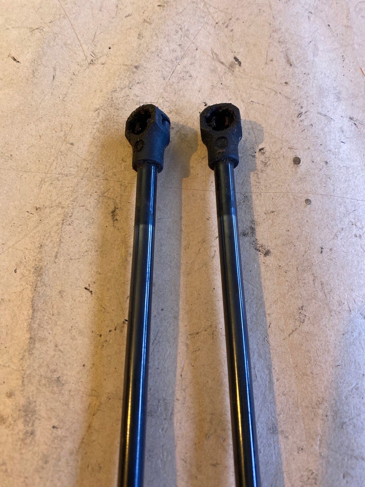 Peugeot 207 BJ2006 Satz Gasdruckzylinder Heckklappe dru9650780480