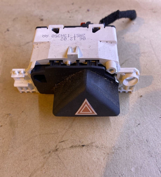 Ford Focus 1 Warnblinker 2M5T13A350
