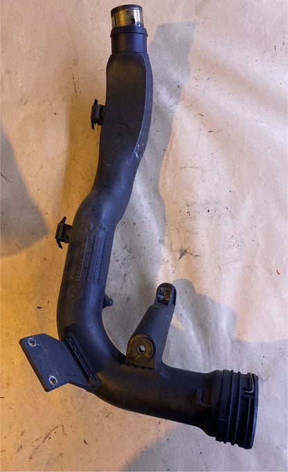 VW passat 3B   3B0145762B Ansaugrohr ladeluftdruckrohr