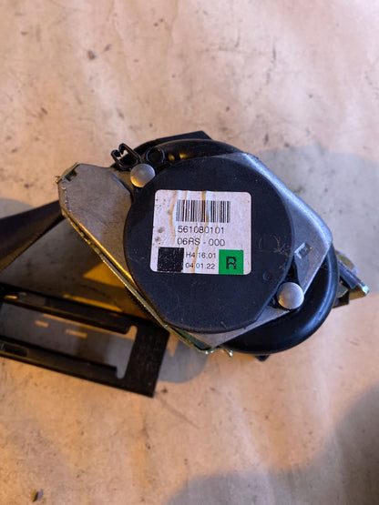 VW Passat 3B Sicherheitsgurt vo re 561080101 56100101