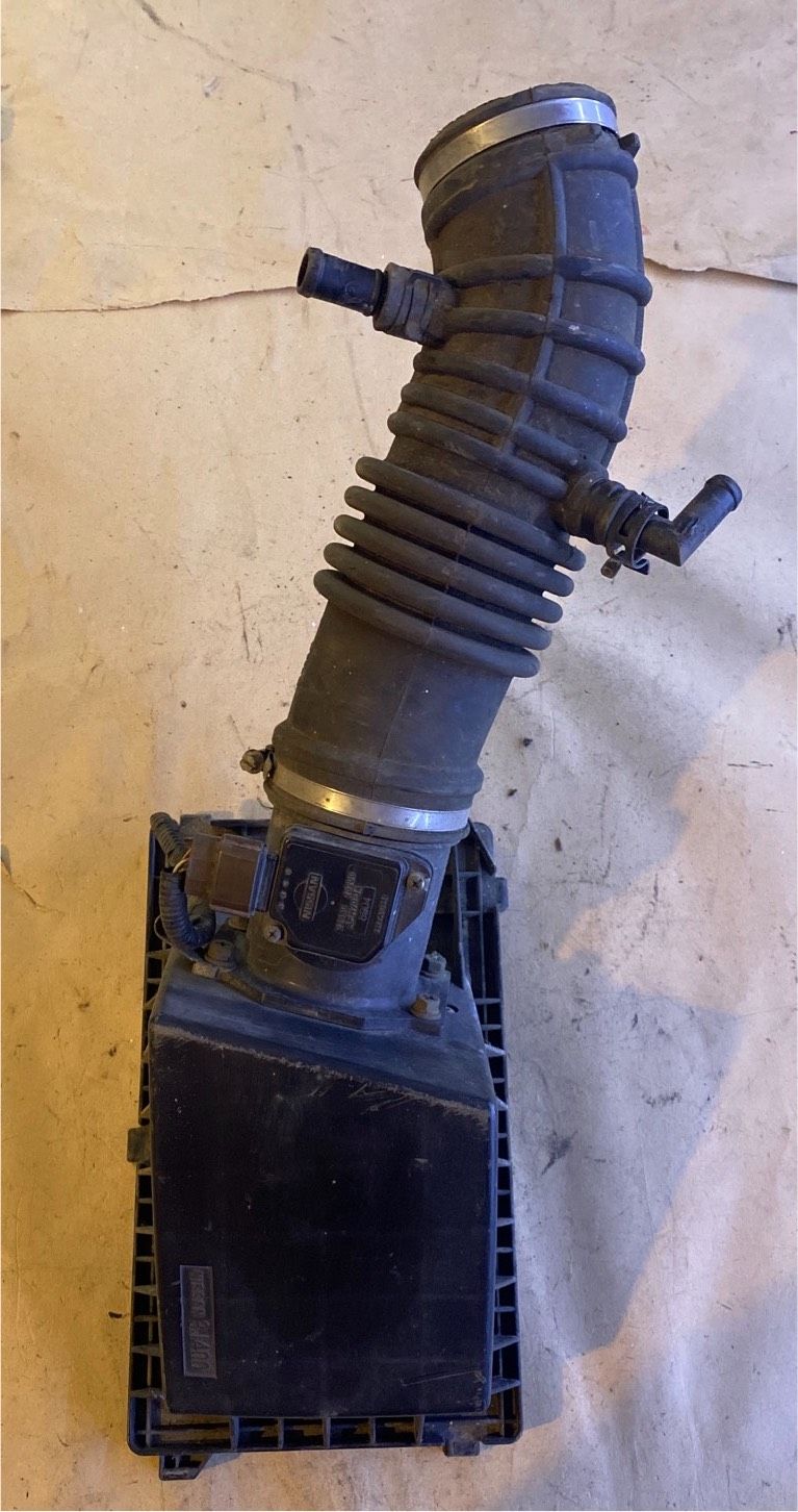 Nissan Primera 2.0 2268022J200 / 3J400 Luftmengenmesser Gehäuse