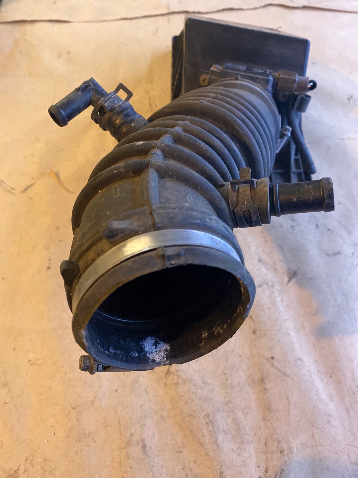 Nissan Primera 2.0 2268022J200 / 3J400 Luftmengenmesser Gehäuse
