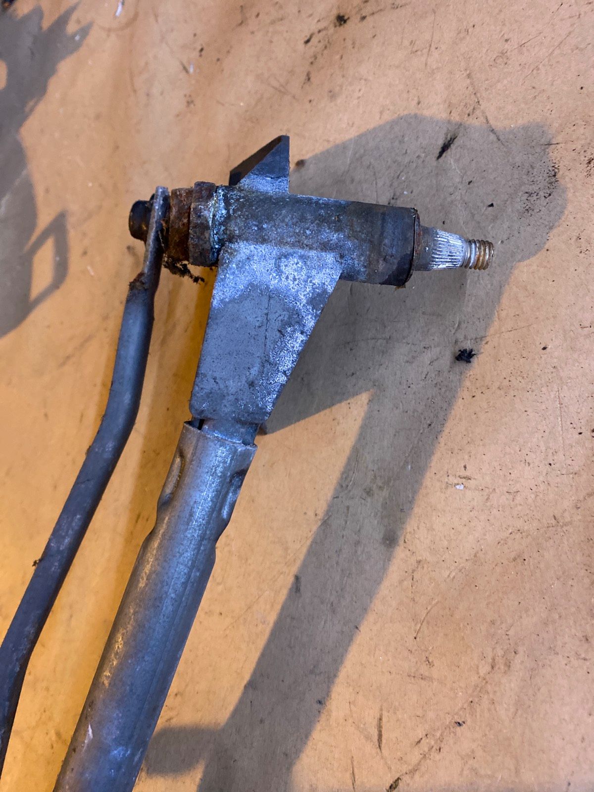 Audi 100 Scheibenwischergestänge & Motor 0390241330