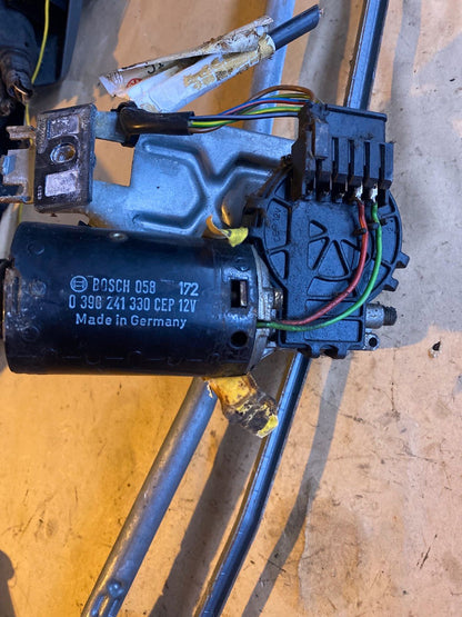 Audi 100 Scheibenwischergestänge & Motor 0390241330