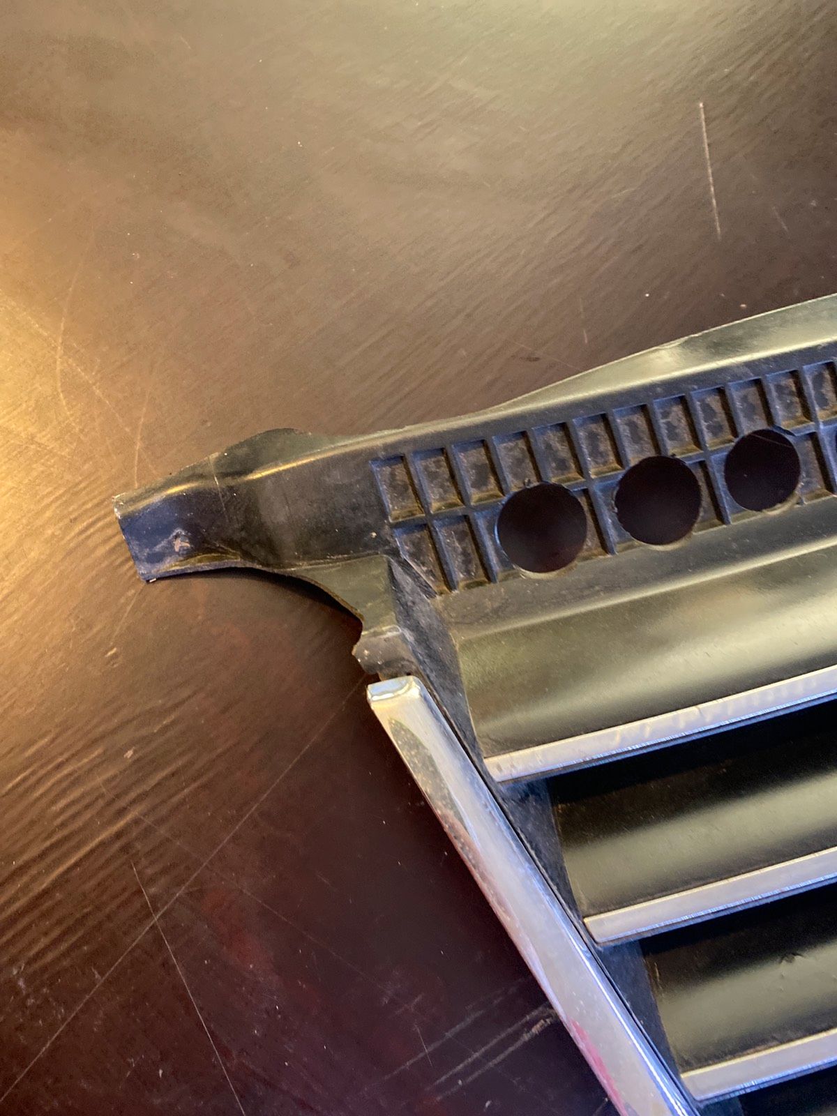VW Passat 3B Kühlergrill 3B0853651