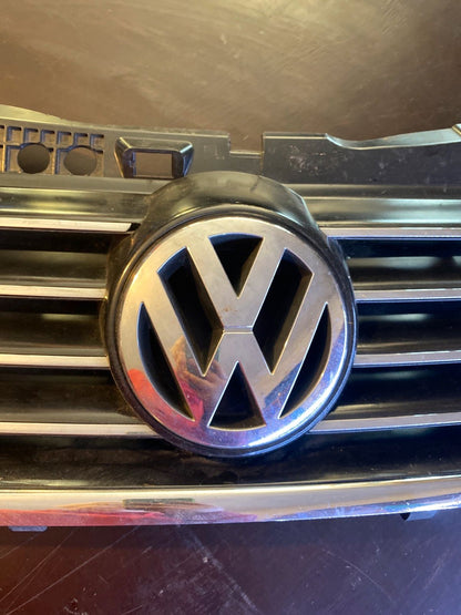 VW Passat 3B Kühlergrill 3B0853651