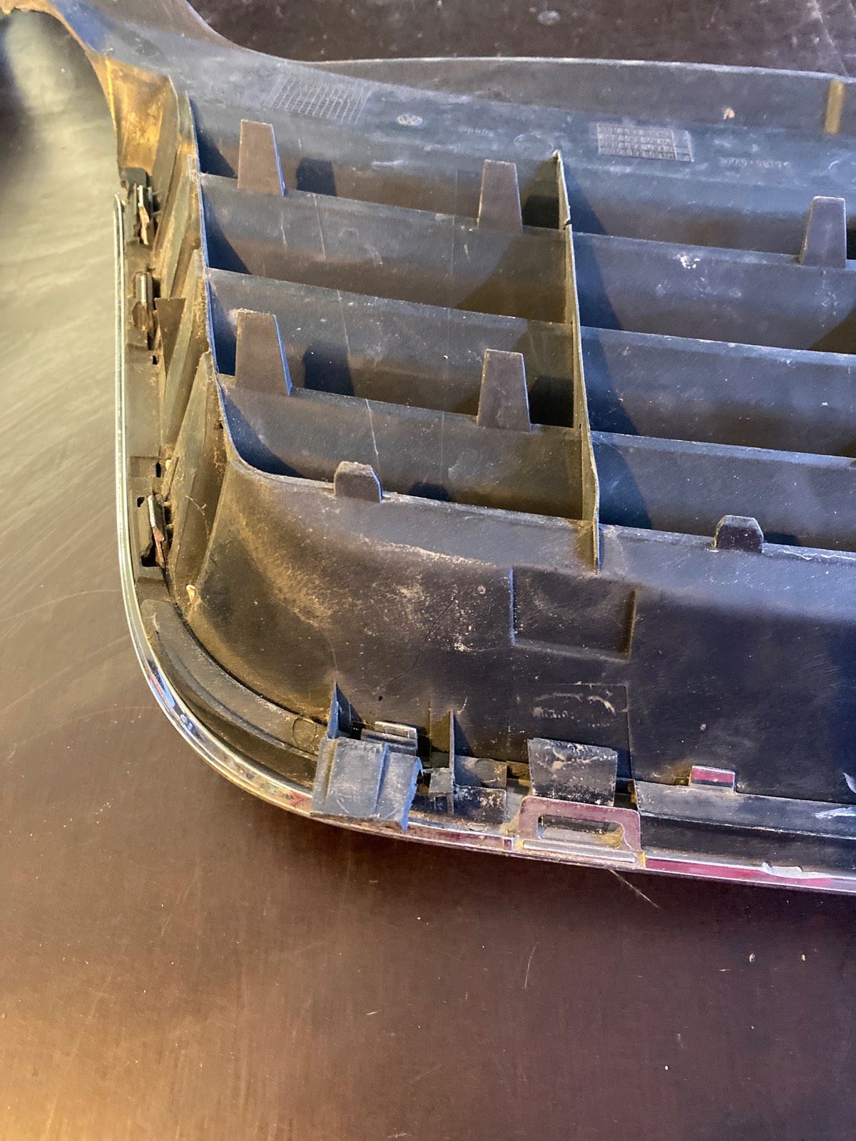 VW Passat 3B Kühlergrill 3B0853651