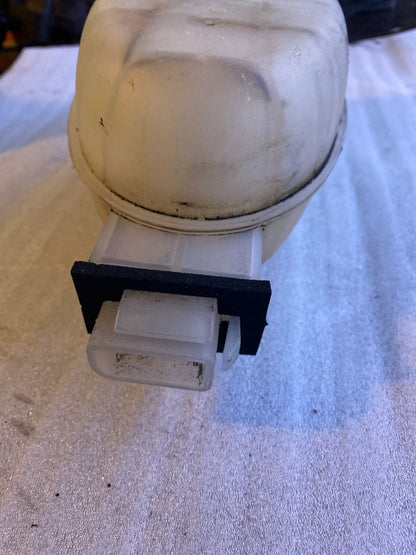 Opel Vivaro Kühlwasserbehälter Ausgleichbehälter 91165571
