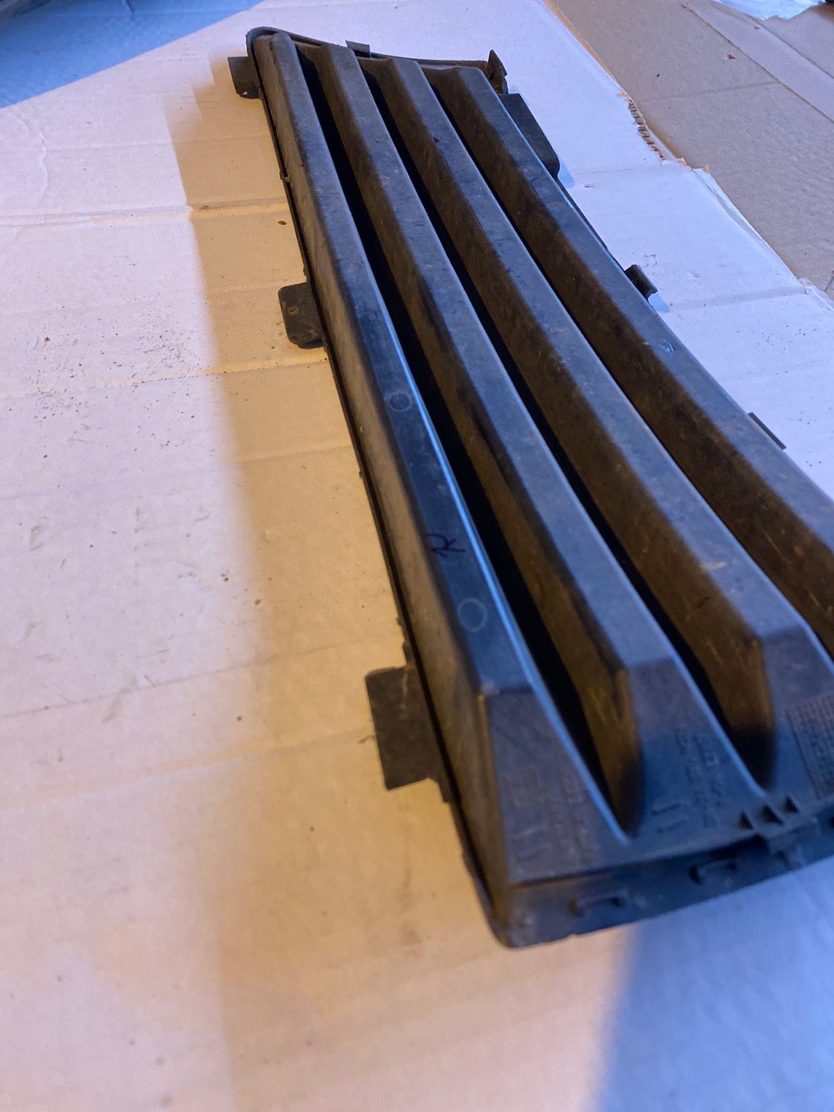 Opel Zafira B Stosstange unten rechts Grill 13124988