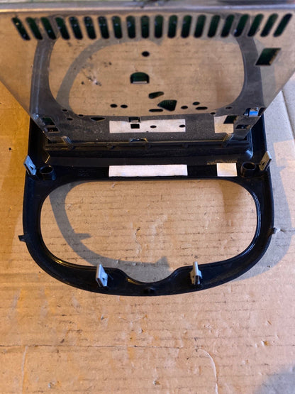 Peugeot 206 Einbaurahmen Verkleidung mit CD-Radio