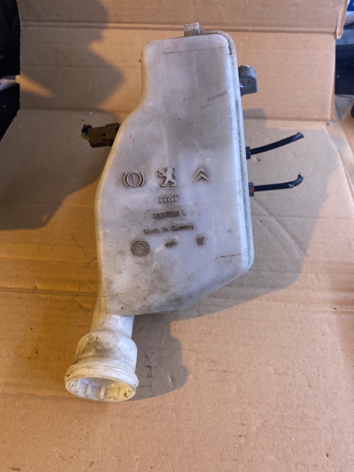 Peugeot 207 Citroën C2 C3 Hauptbremszylinder  32067093