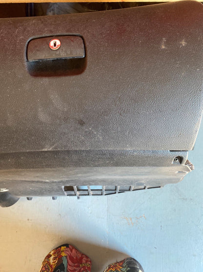 VW Passat 3B Handschuhfach schwarz