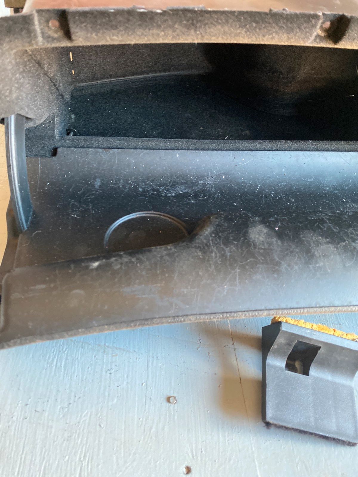 VW Passat 3B Handschuhfach schwarz