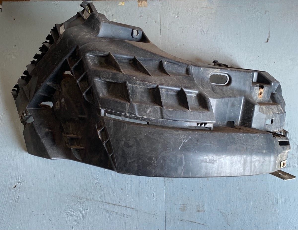 Opel Vivaro Stoßstange  Stoßstangenhalter ab 2006  93856002 recht