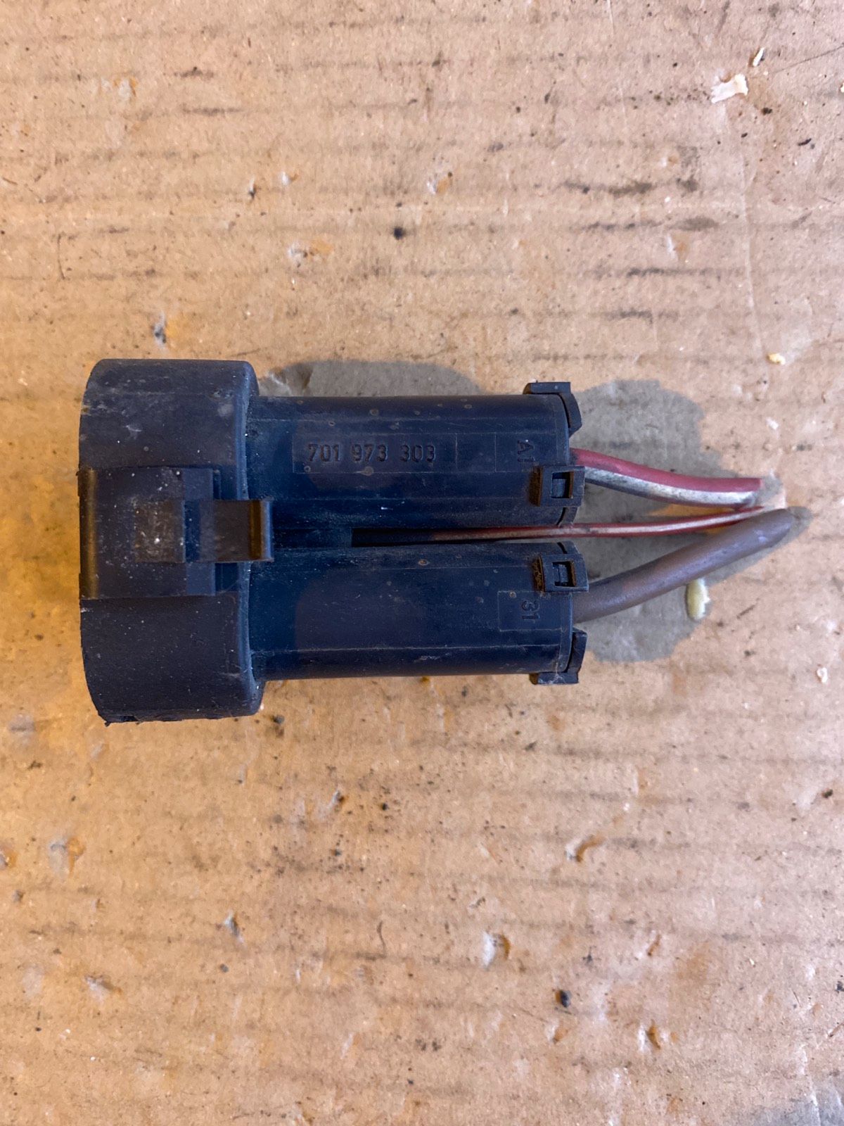 701973303 VW T4 Stecker Kühler Lüfter Buchse Ford Seat