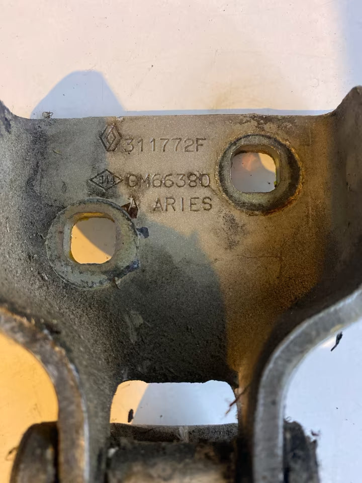 Opel Vivaro A Türscharnier Hecktür oben rechts GM66380