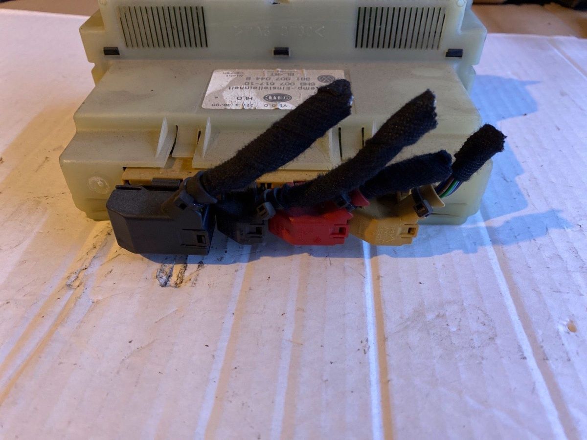 VW Passat 3B  Klimabedienung 5HB007617-10 3B1907044B