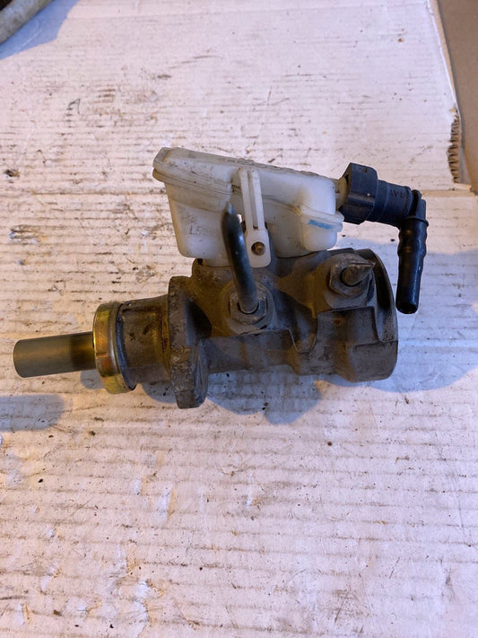 Ford Focus Hauptbremszylinder L519888