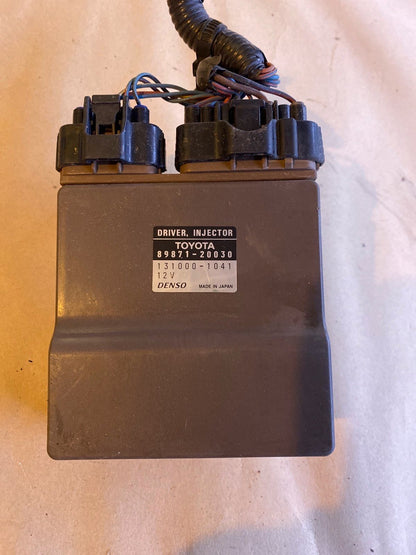 Toyota Avensis Verso Benzin Injector Steuergerät 8997120030