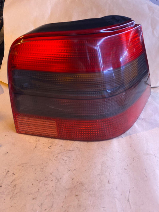 VW Golf 4 Rückleuchte Rechts 1J6945257 von Hella
