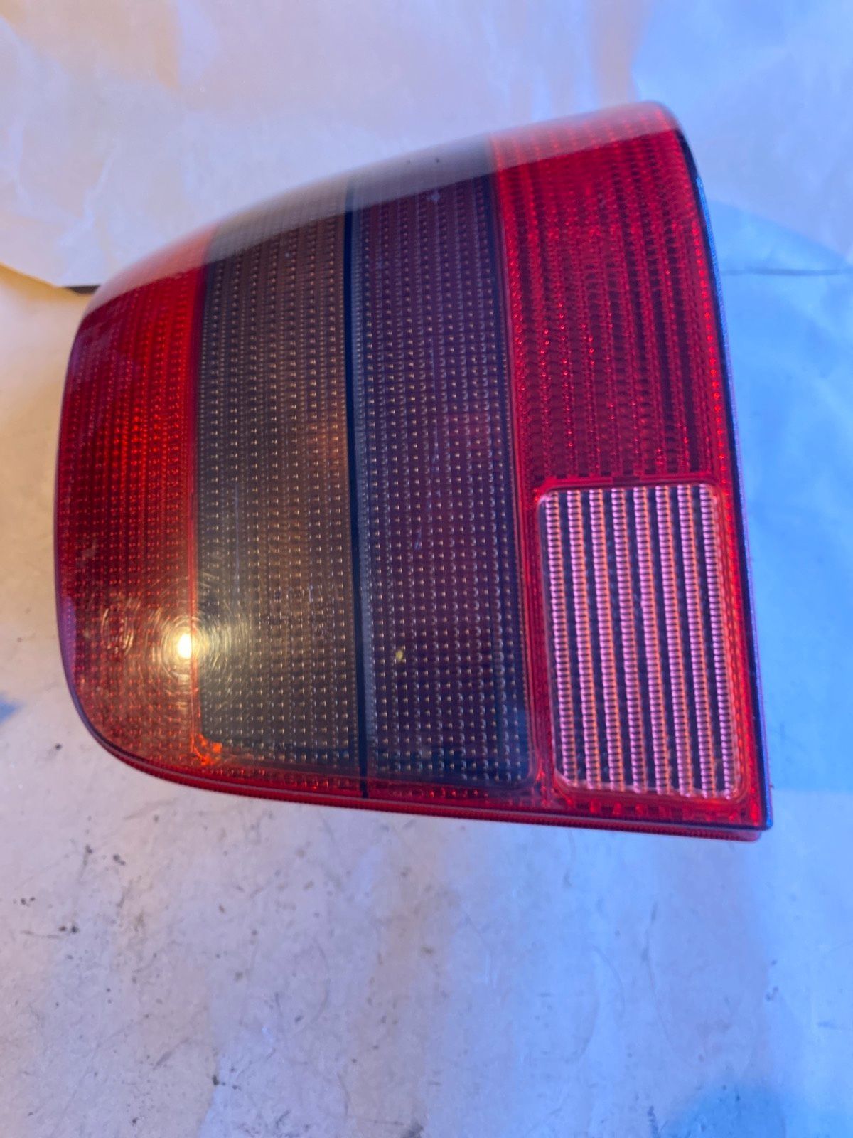 VW Golf 4 Rückleuchte Rechts 1J6945257 von Hella
