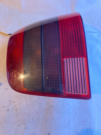 VW Golf 4 Rückleuchte Rechts 1J6945257 von Hella