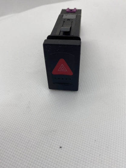 VW Passat 3B Warnblinkschalter 3B0953235D