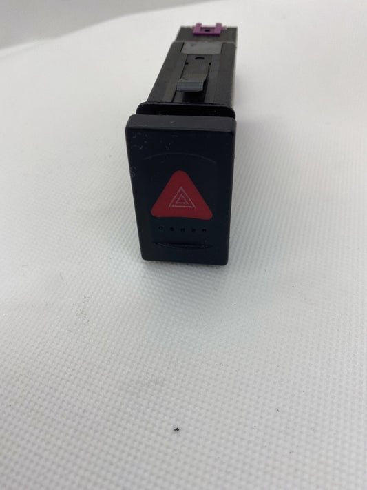 VW Passat 3B Warnblinkschalter 3B0953235D