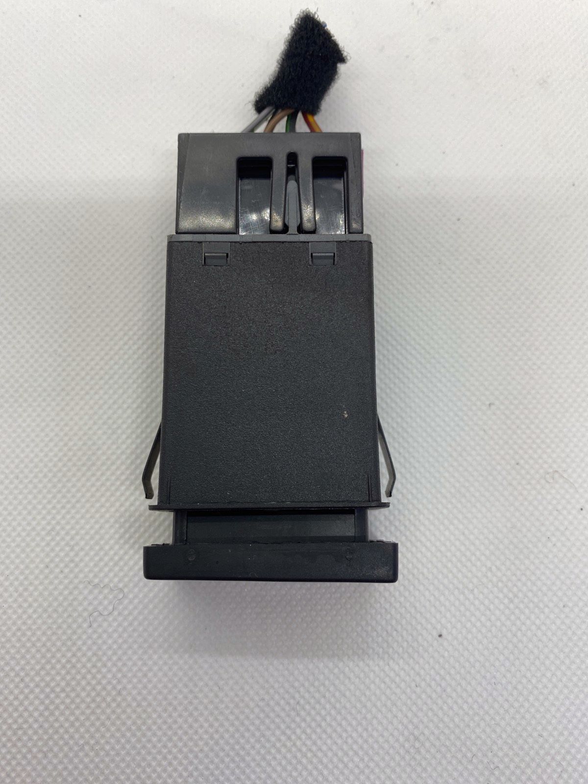 VW Passat 3B Warnblinkschalter 3B0953235D